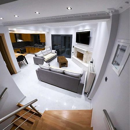 Kontis' Deluxe Furnished Apartment Loutraki  Eksteriør bilde