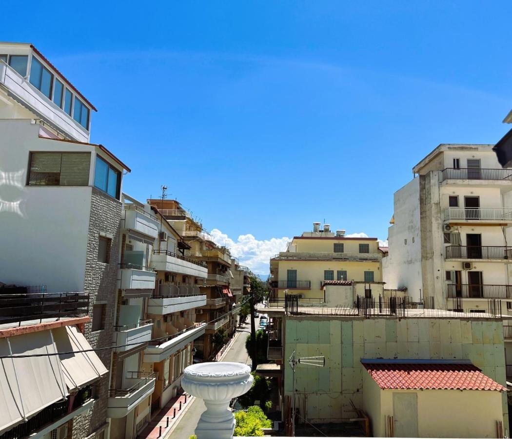 Kontis' Deluxe Furnished Apartment Loutraki  Eksteriør bilde