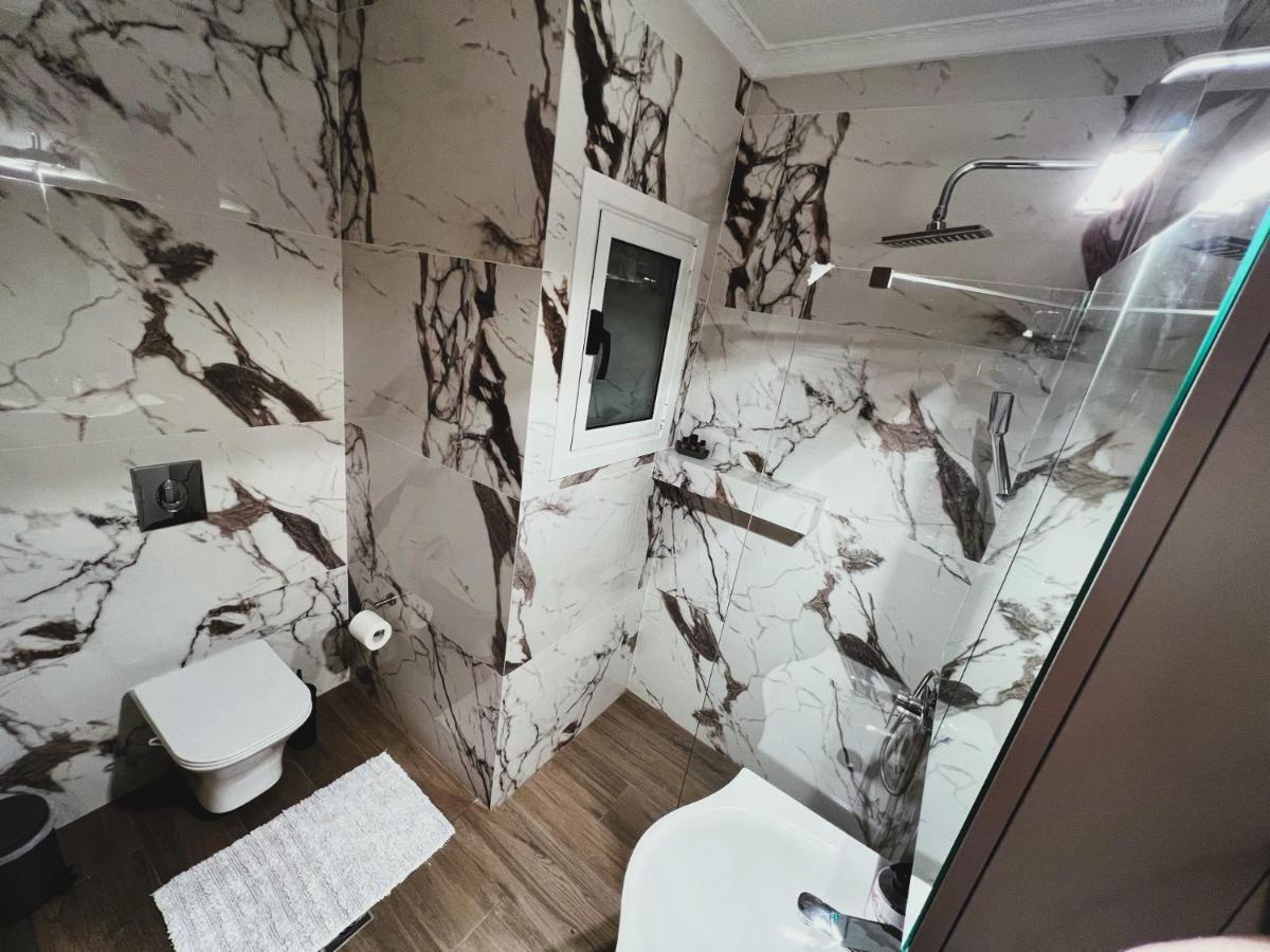 Kontis' Deluxe Furnished Apartment Loutraki  Eksteriør bilde