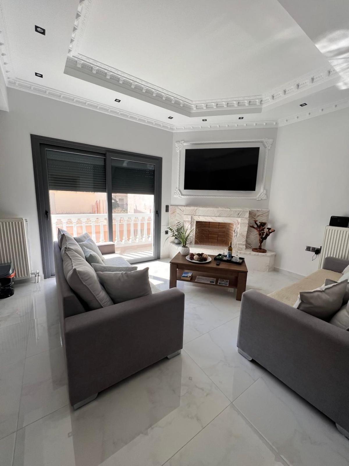 Kontis' Deluxe Furnished Apartment Loutraki  Eksteriør bilde