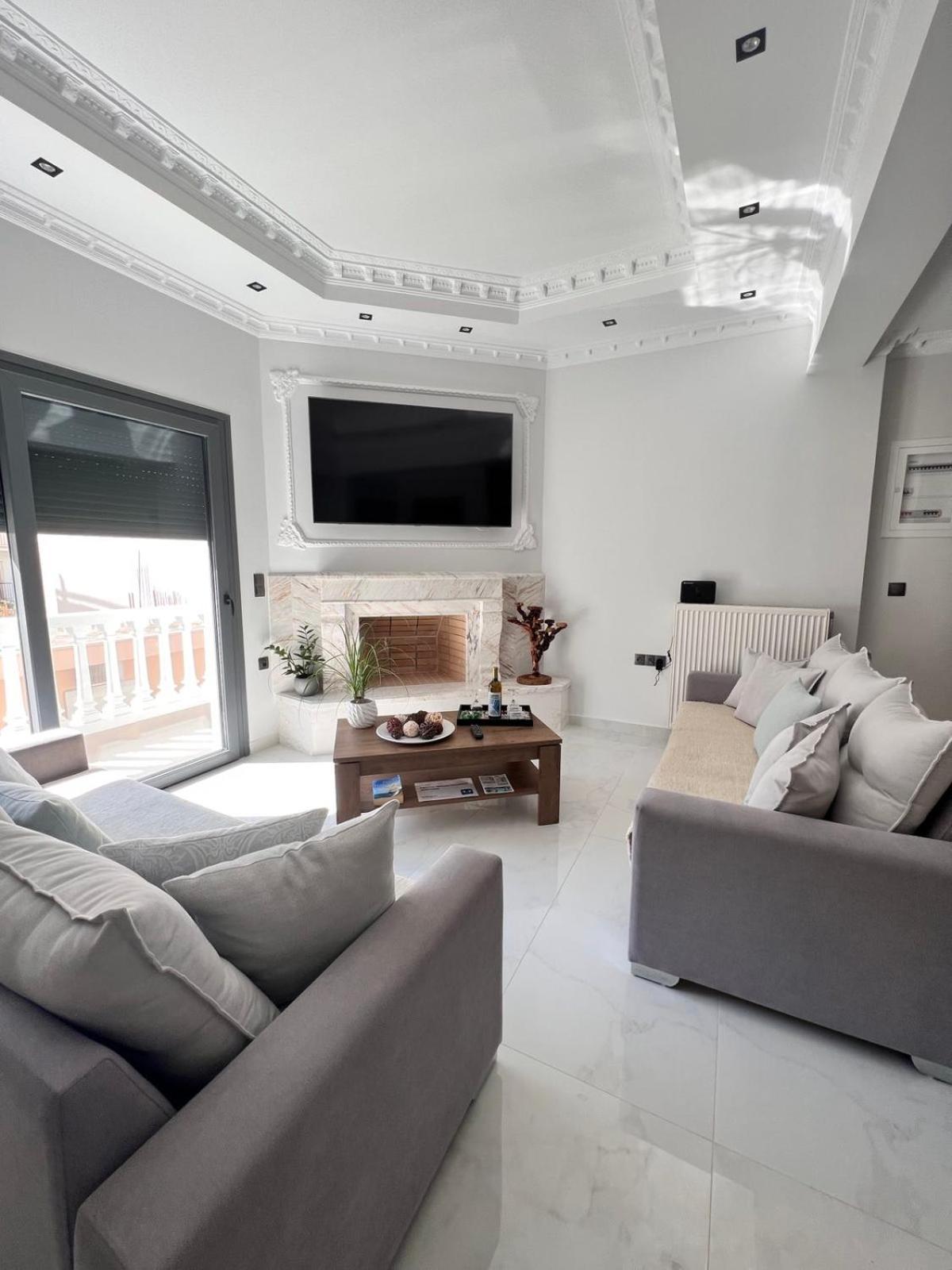 Kontis' Deluxe Furnished Apartment Loutraki  Eksteriør bilde