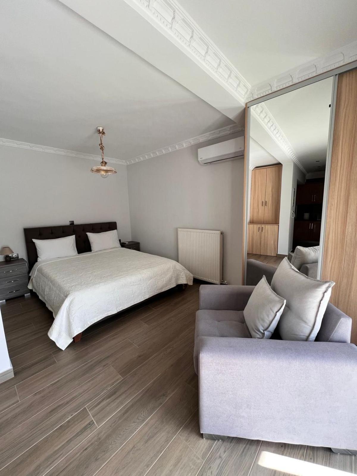 Kontis' Deluxe Furnished Apartment Loutraki  Eksteriør bilde