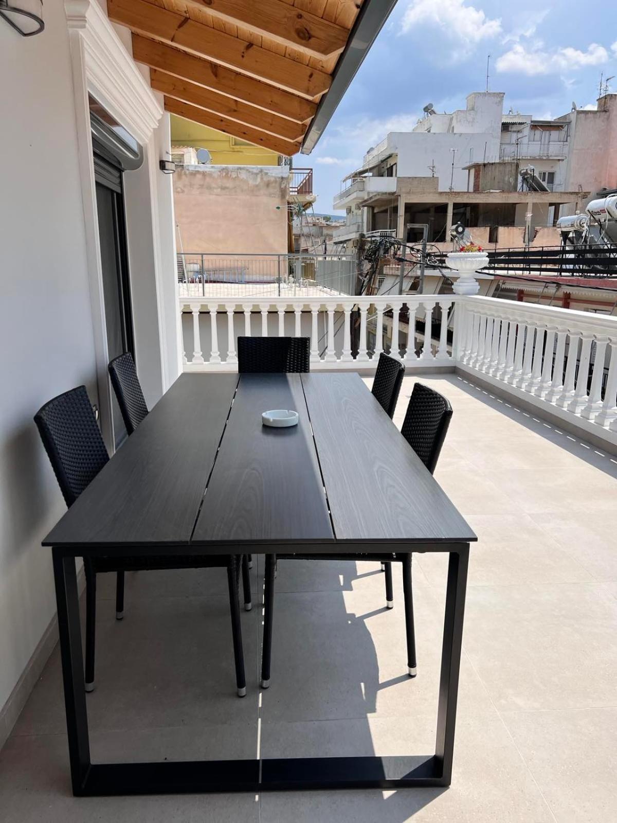 Kontis' Deluxe Furnished Apartment Loutraki  Eksteriør bilde